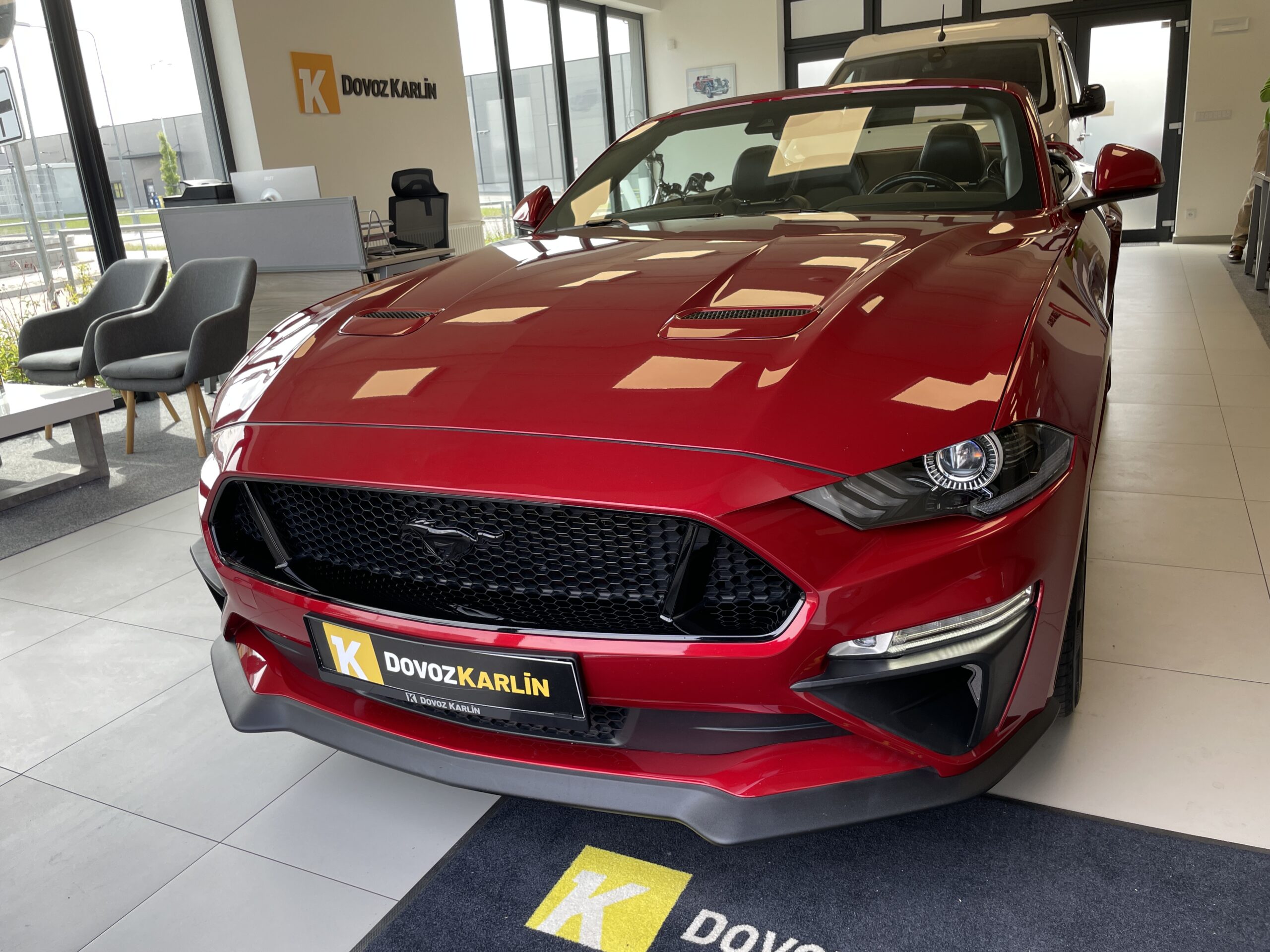 Ford Mustang GT — dovoz amerických aut