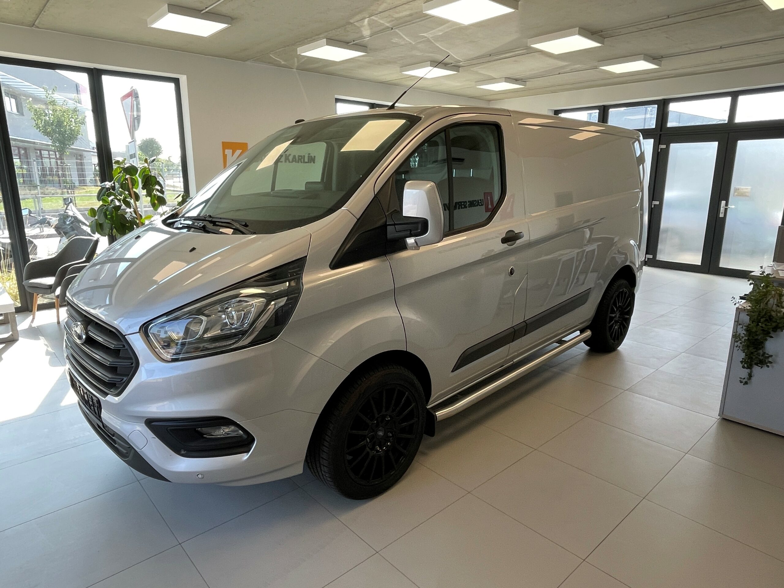 Ford Transit Custom — dovoz dodávek a nákladních vozů